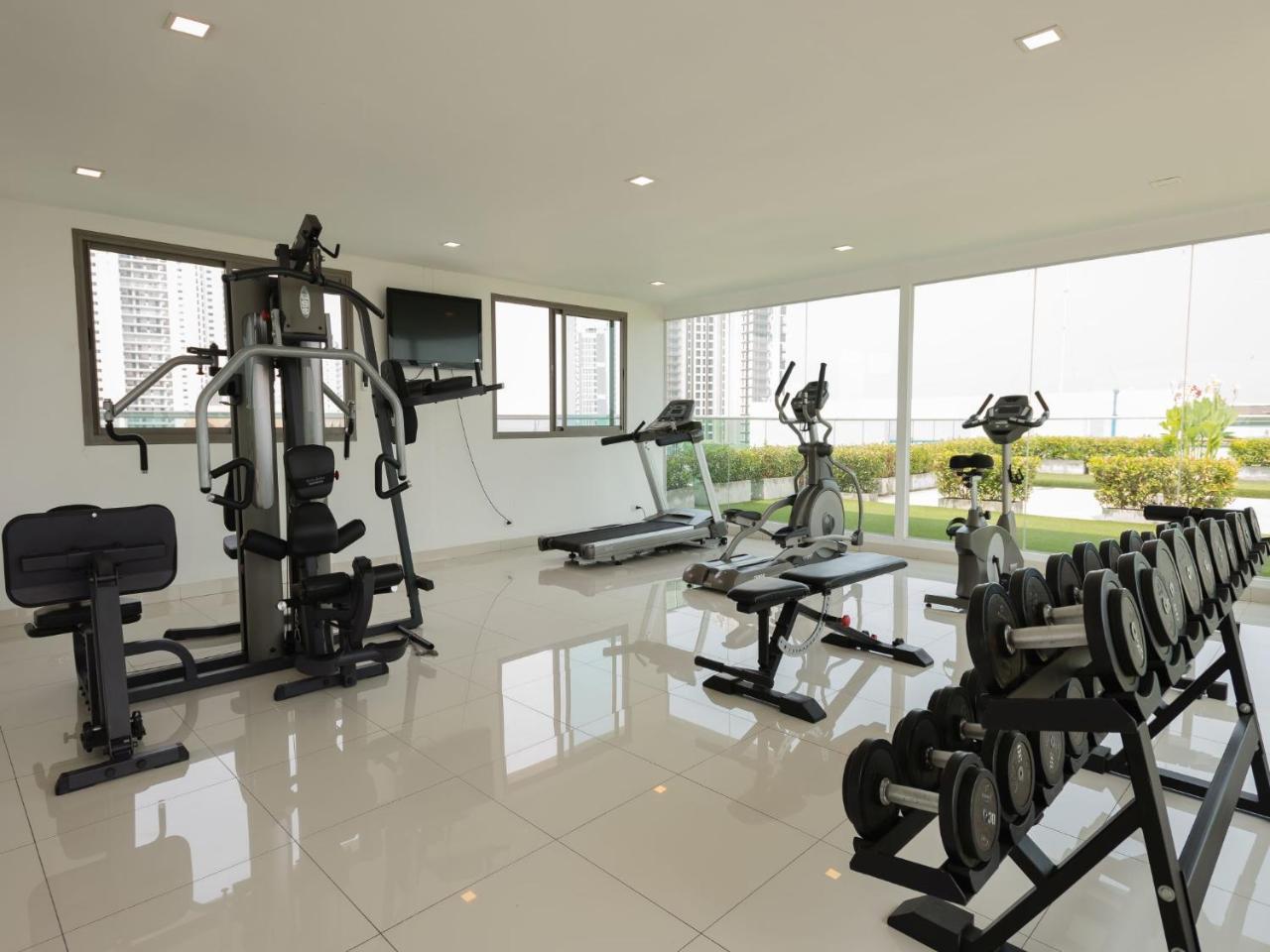 Appartamento Club Royal Wongamat Pattaya Esterno foto