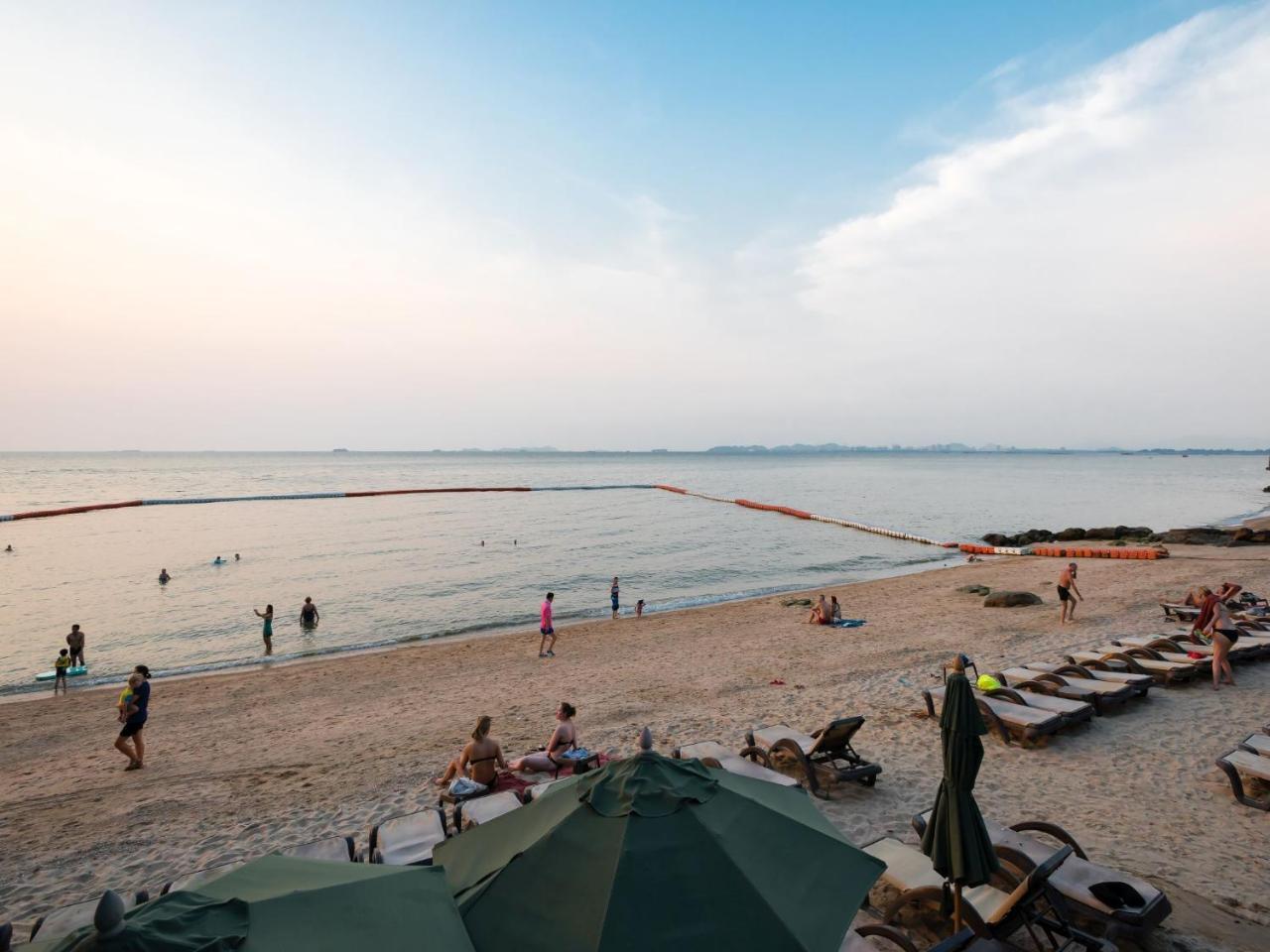 Appartamento Club Royal Wongamat Pattaya Esterno foto